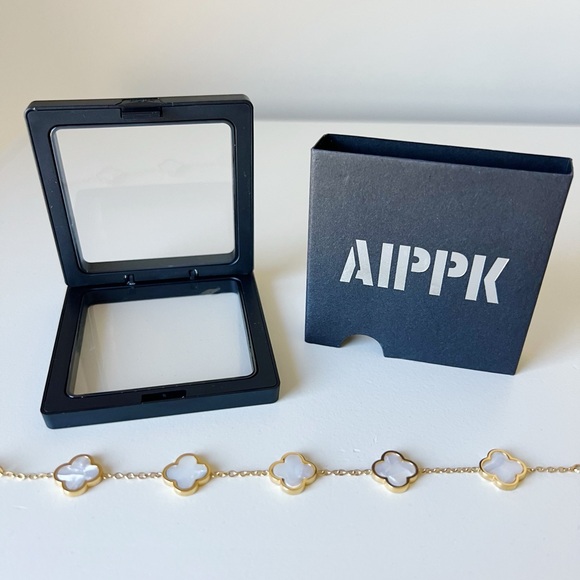 AIPPK Gold Charm Adjustable Bracelet - Picture 1 of 3